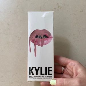 Koko K by Kylie Cosmetics matte lipstick & lip liner duo.